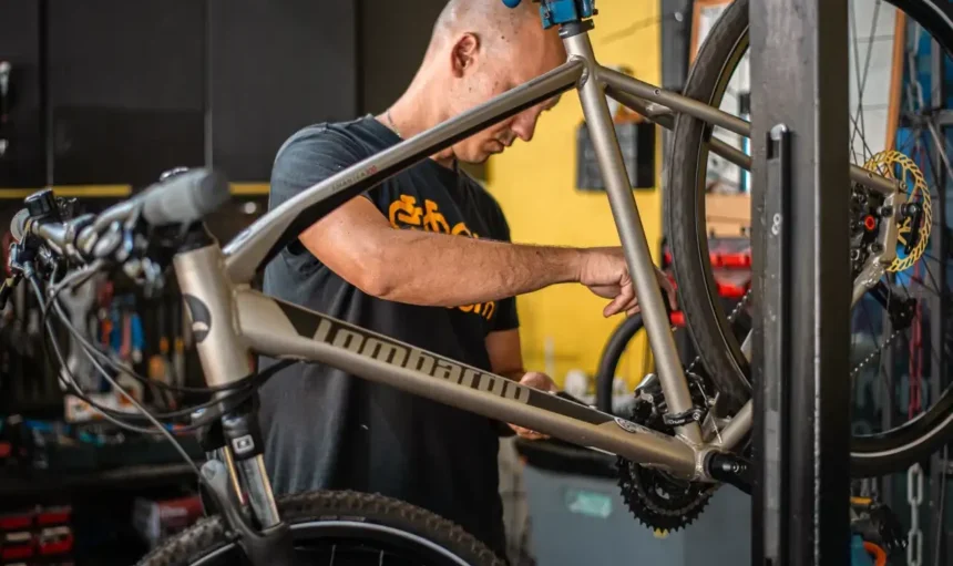 Workshop bike repair Los Cristianos